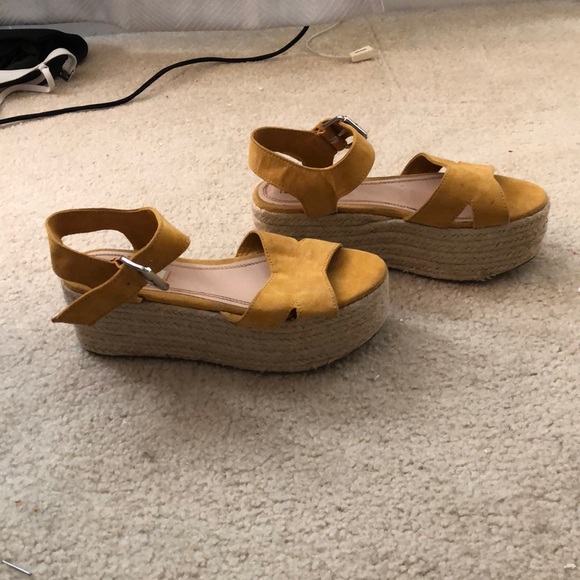 Sandals - Picture 2 of 6